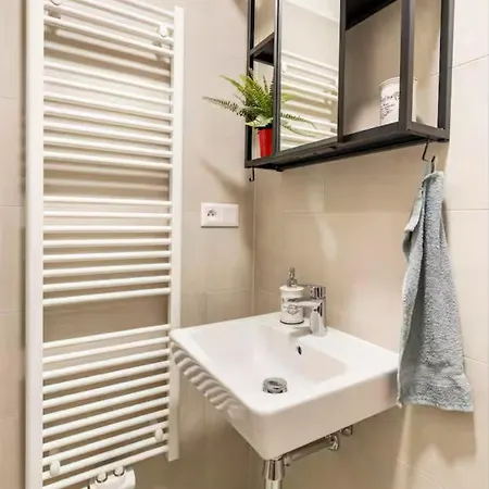 New With Free Parking In A Garage