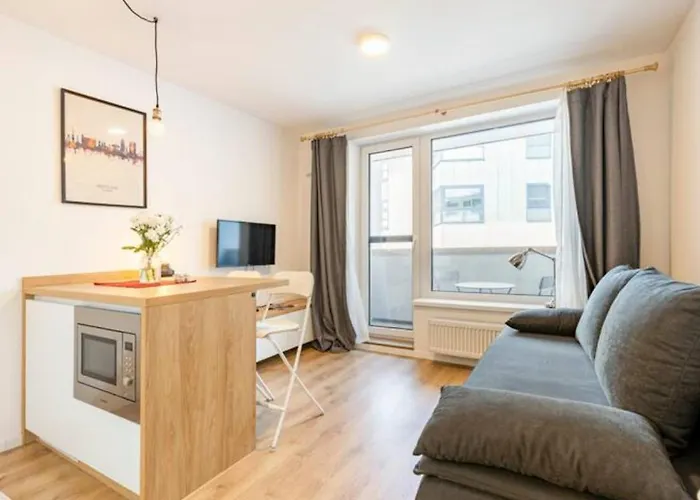 New With Free Parking In A Garage