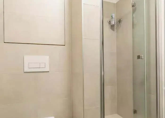 New With Free Parking In A Garage 브라티슬라바